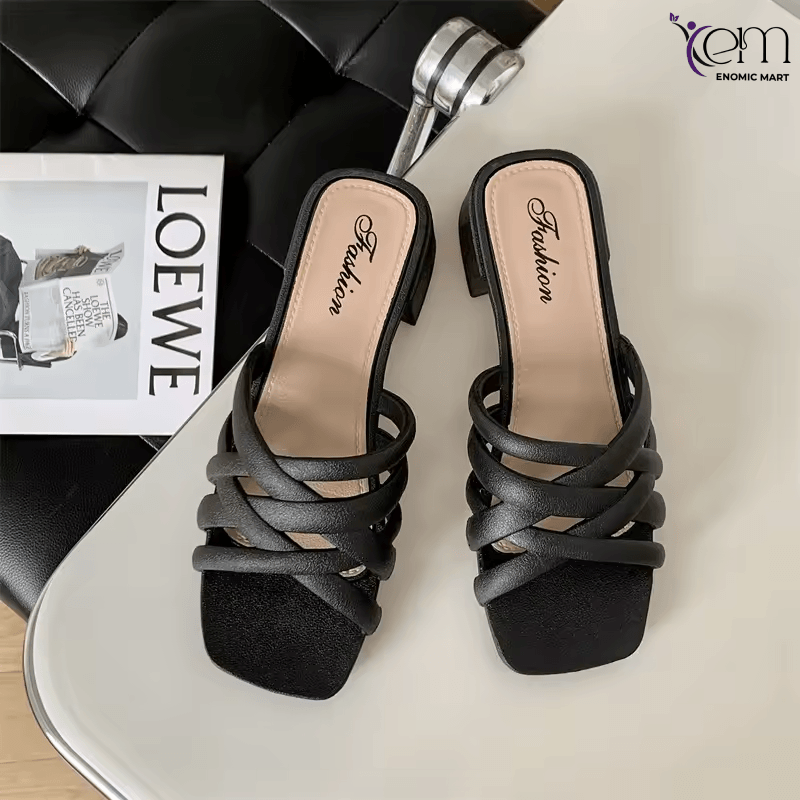 Women's Custom Fashion Summer Outdoor New Thick Heel Sandals Casual Beach Slippers Hollow Design Medium Heel Slip-on Outerwear